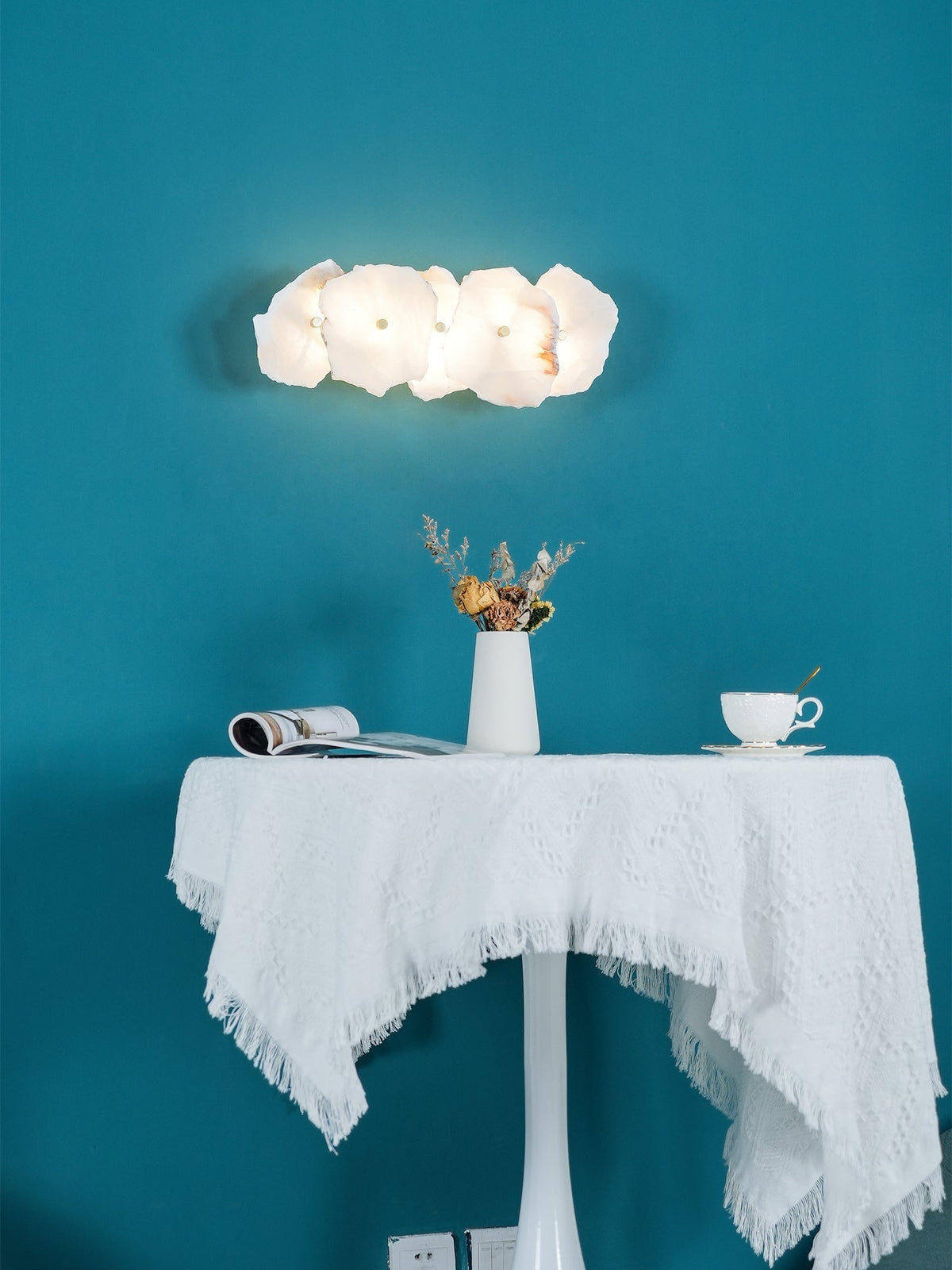 Alaeila aplique de pared Floral Cluster alabastro