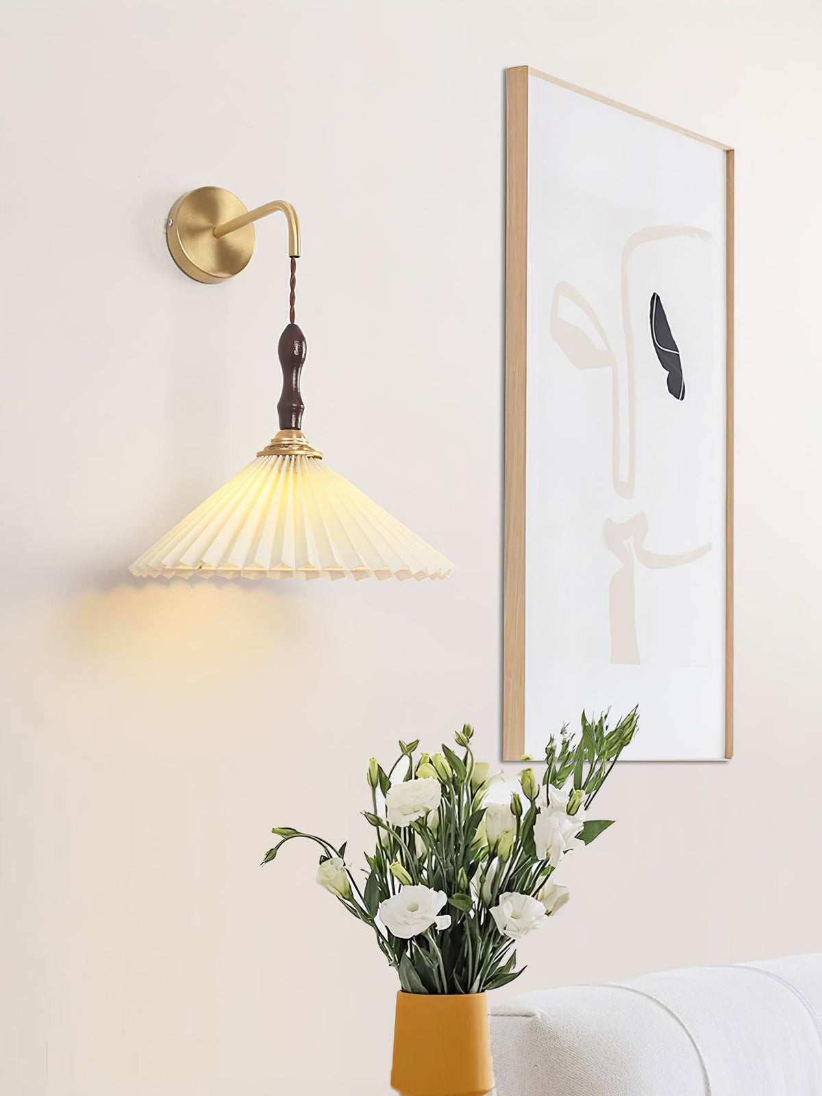 Mordan aplique de pared de madera de nogal con pantalla plisada elegancia Premium