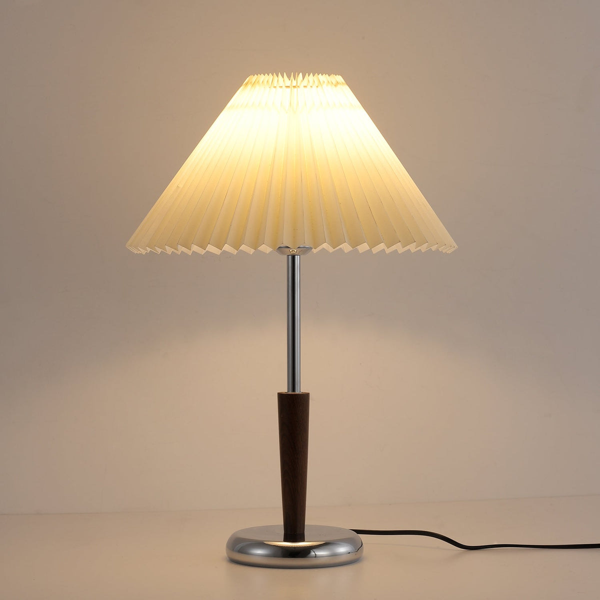 Aiden lámpara de mesa moderna de madera