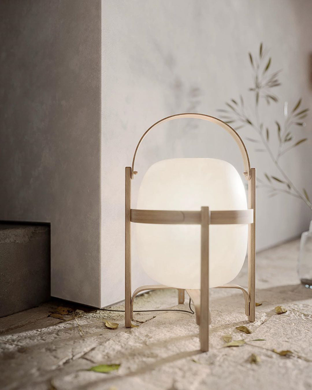 Lethra lámpara de mesa de madera y vidrio
