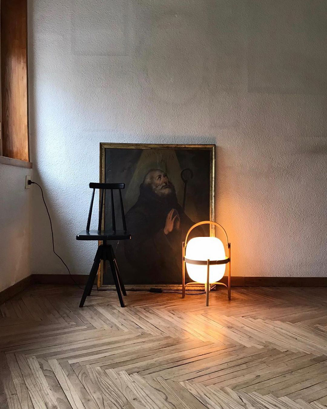 Lethra lámpara de mesa de madera y vidrio