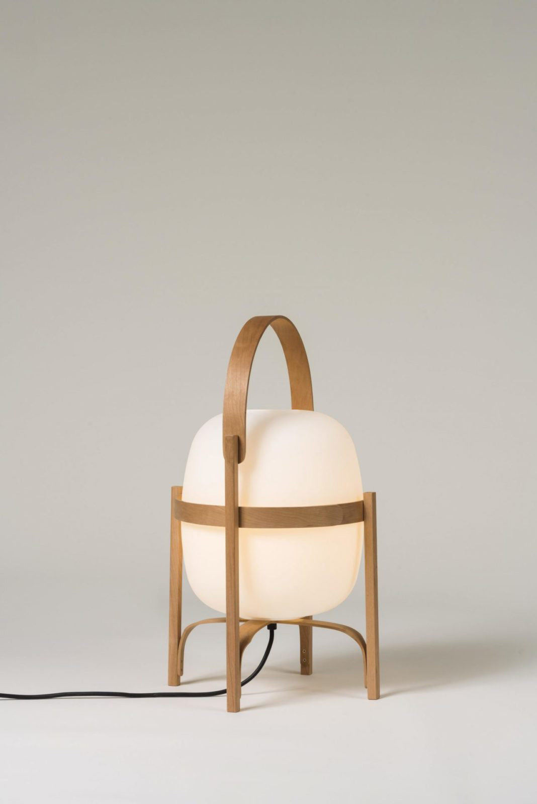 Lethra lámpara de mesa de madera y vidrio