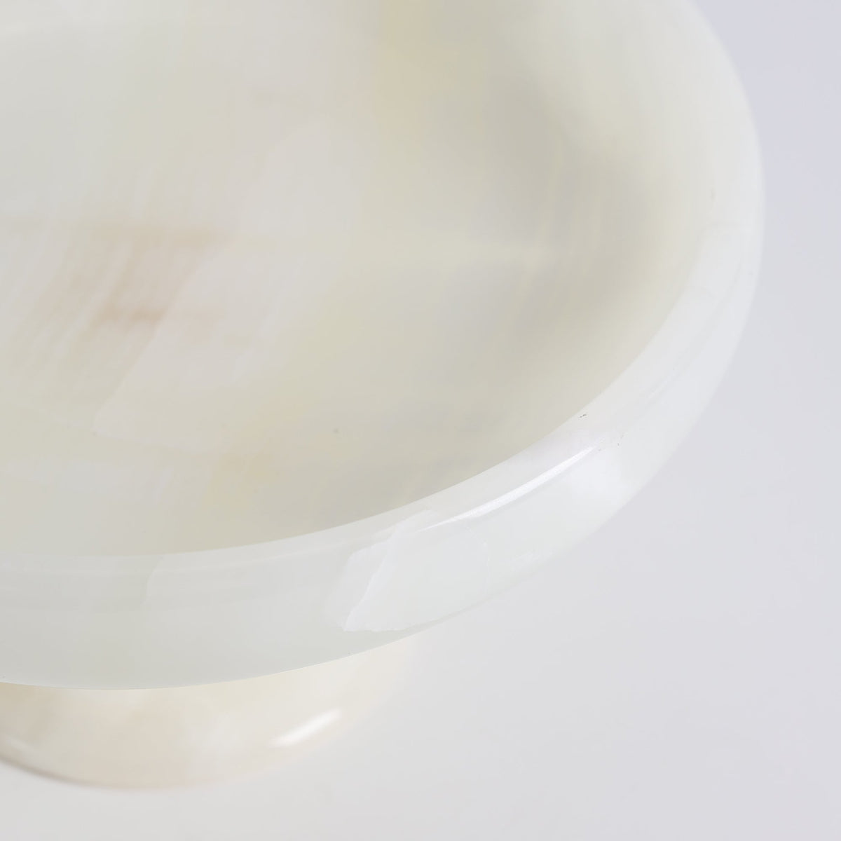 Henswick Cuenco de ónix blanco con pedestal