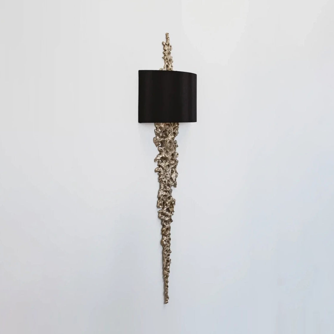 Nocthar aplique de pared en latón