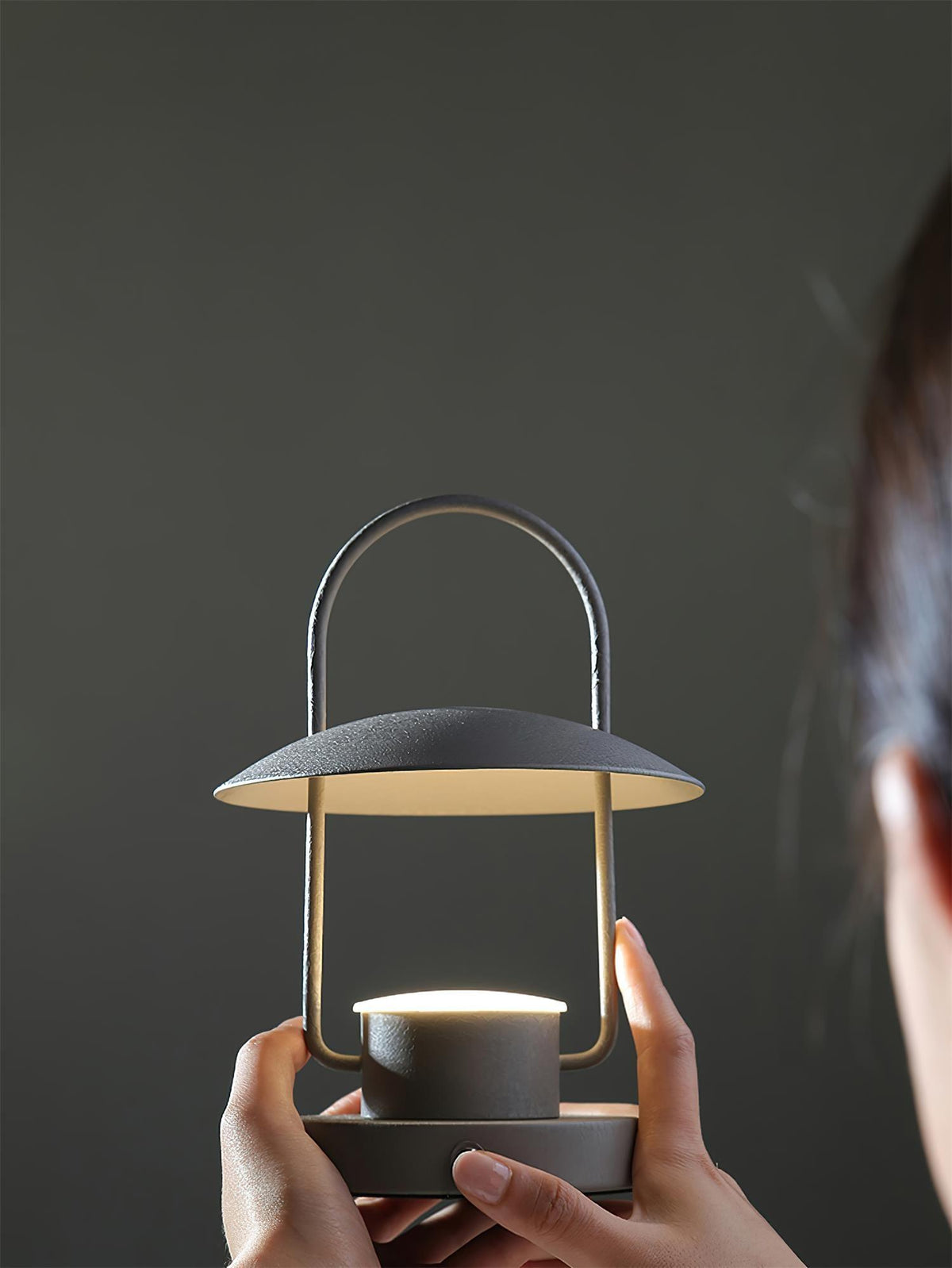 Solaran lámpara de mesa gris contemporánea