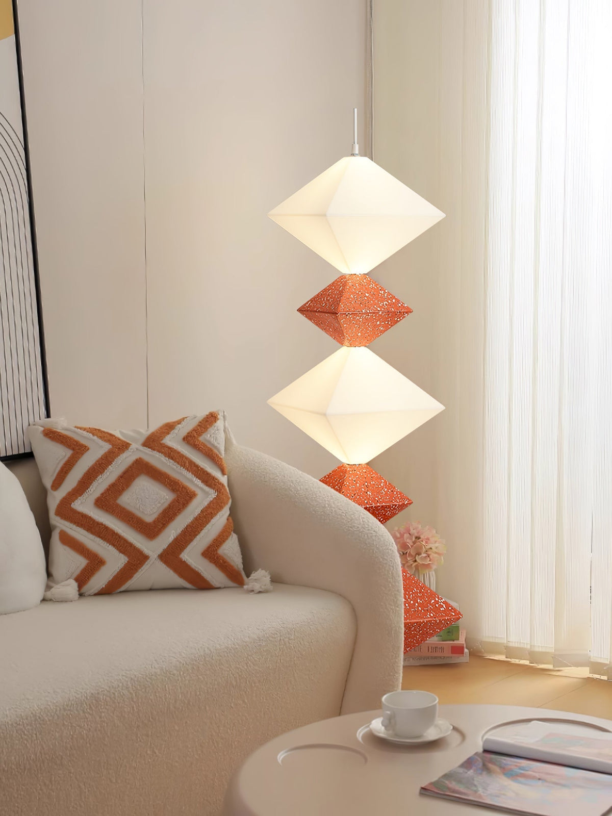 GeoGlow lámpara de pie con base cúbica romboidal