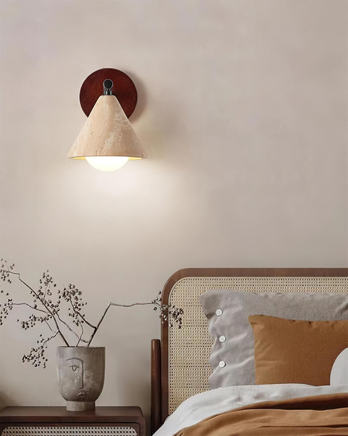 Varen aplique de pared cónico triangular travertino