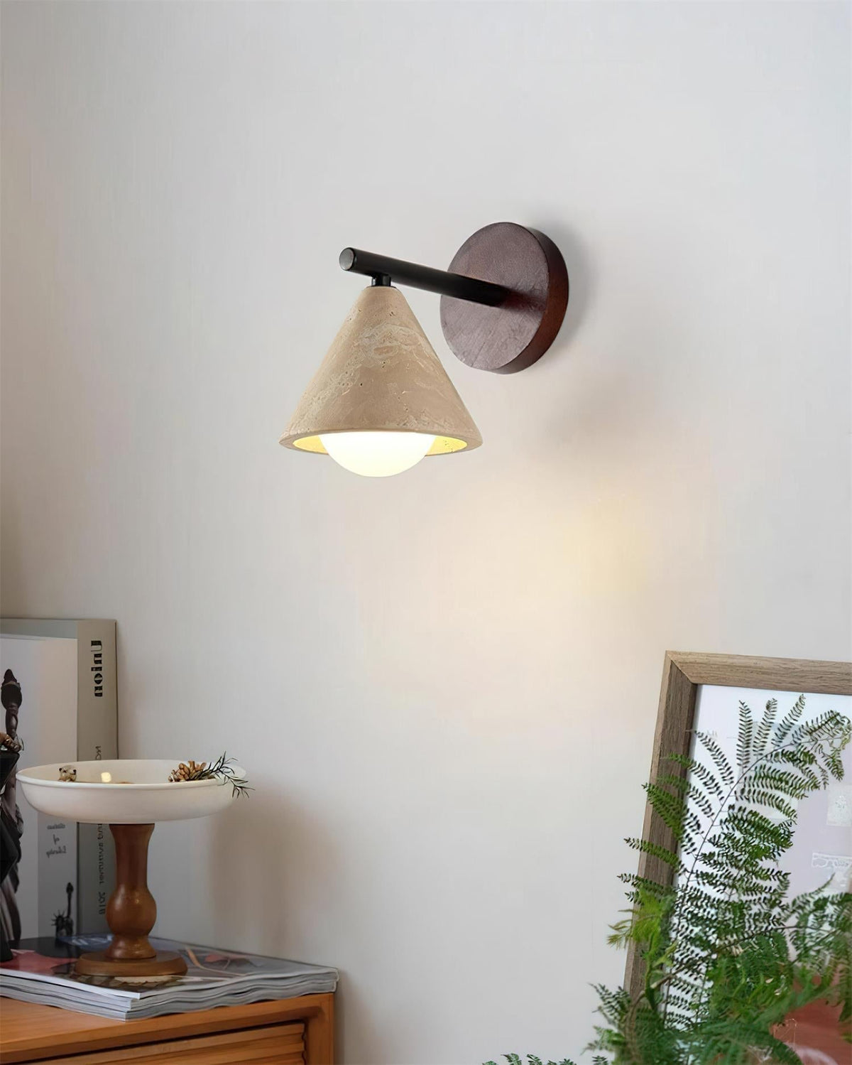 Varen aplique de pared cónico triangular travertino