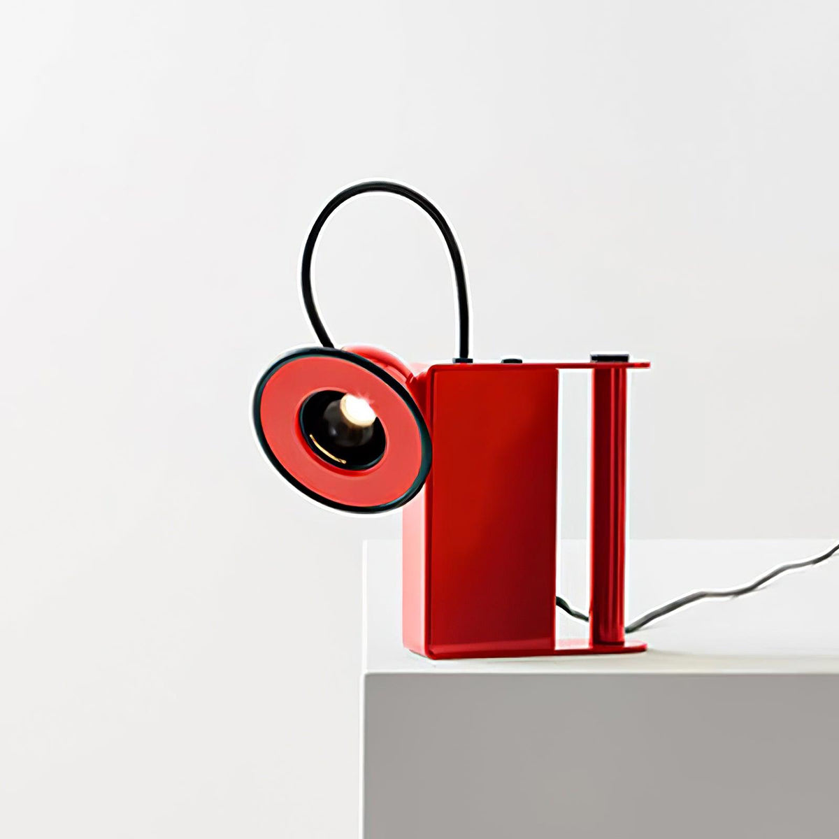 Clavon lámpara de mesa futurista
