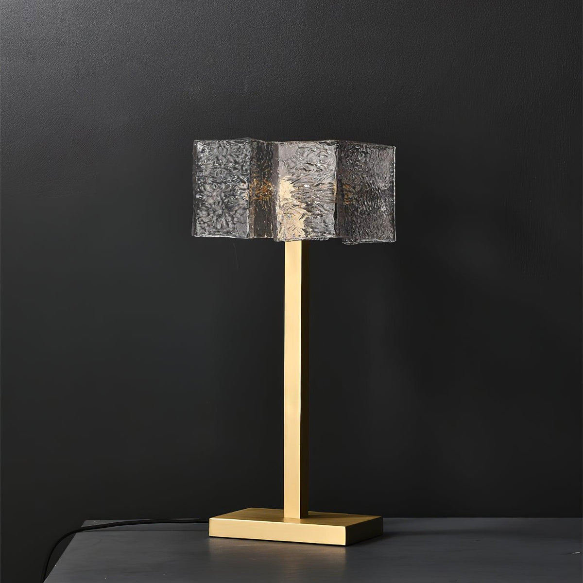 Blyn lámpara de mesa artística de latón y vidrio