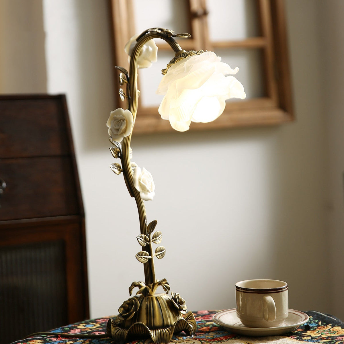 Liorarena lámpara de mesa floral