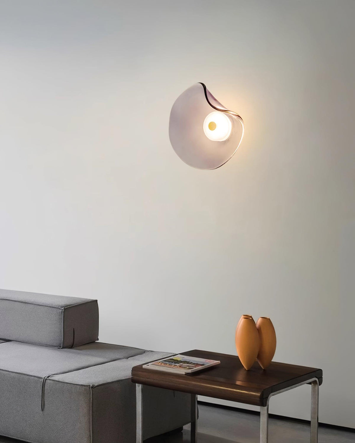 Kira aplique de pared con vidrio ámbar