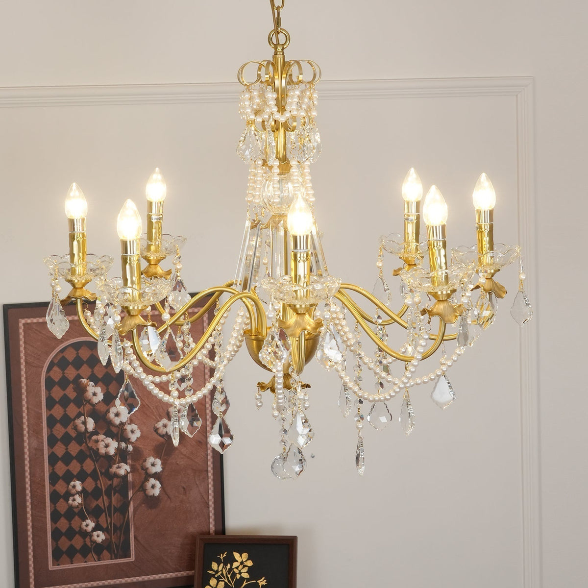 Lámpara de araña de latón con goteos de cristal perla, elegancia vintage