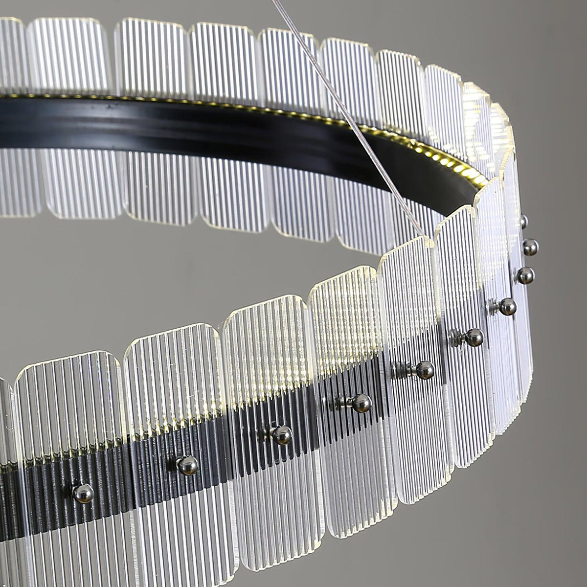 Kynell lámpara de araña Saturno LED con bloques de acrílico