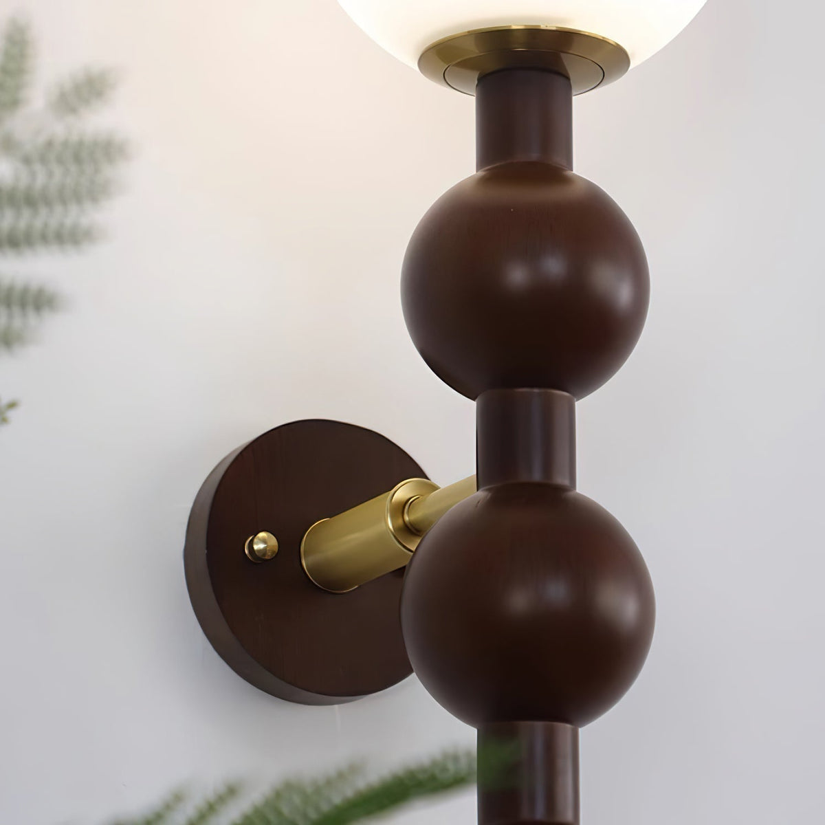 Aplique de pared Gourd en madera, metal y vidrio estilo moderno