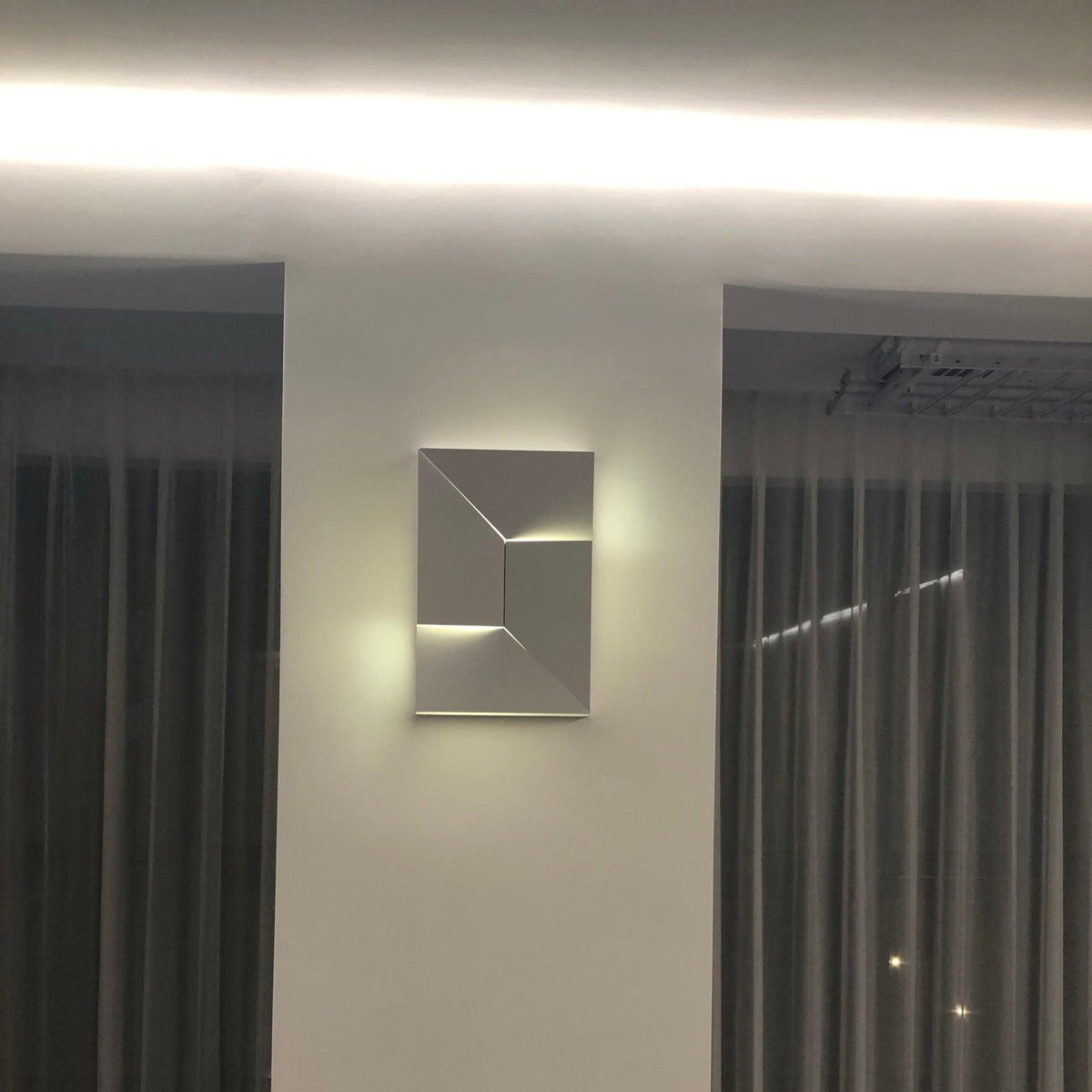 Deloza aplique de pared Shadows recargable