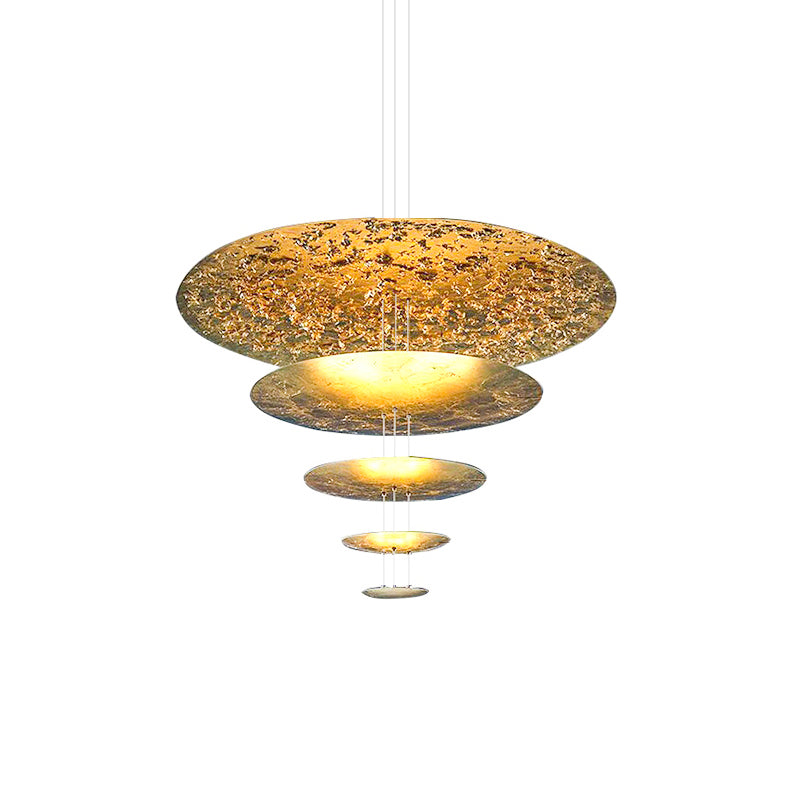Phelion lámpara colgante de capas con hoja de oro dorada
