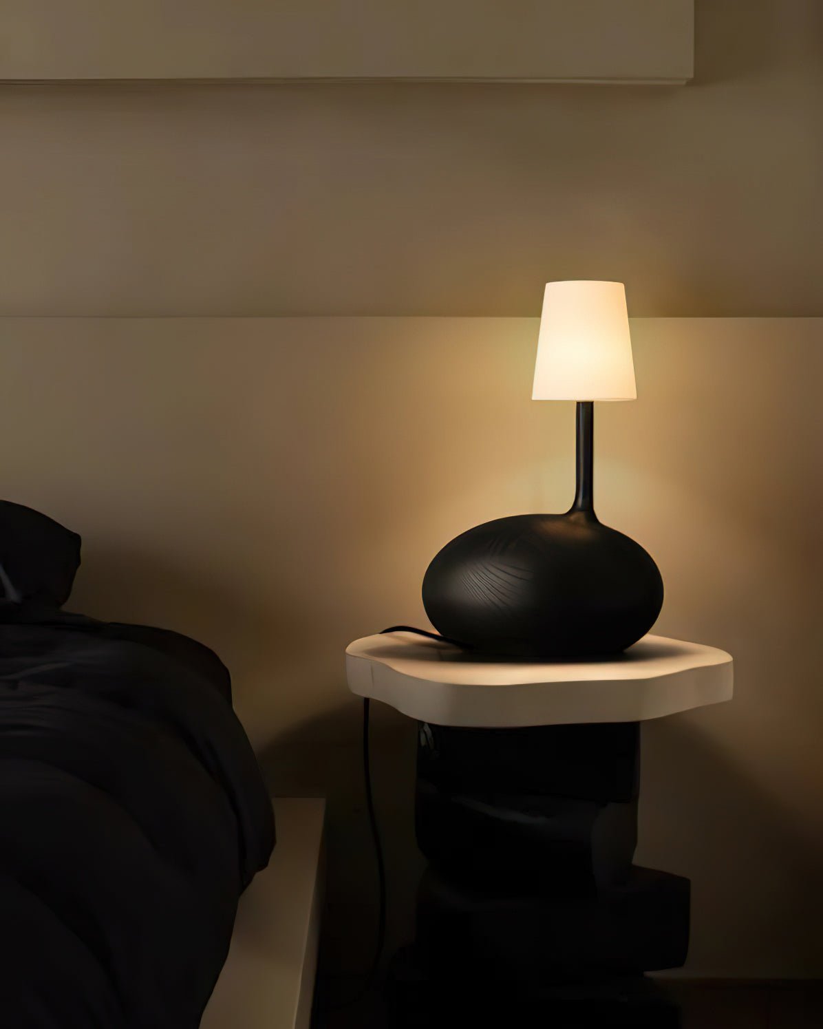 Brixten lámpara de mesa de madera y tejido