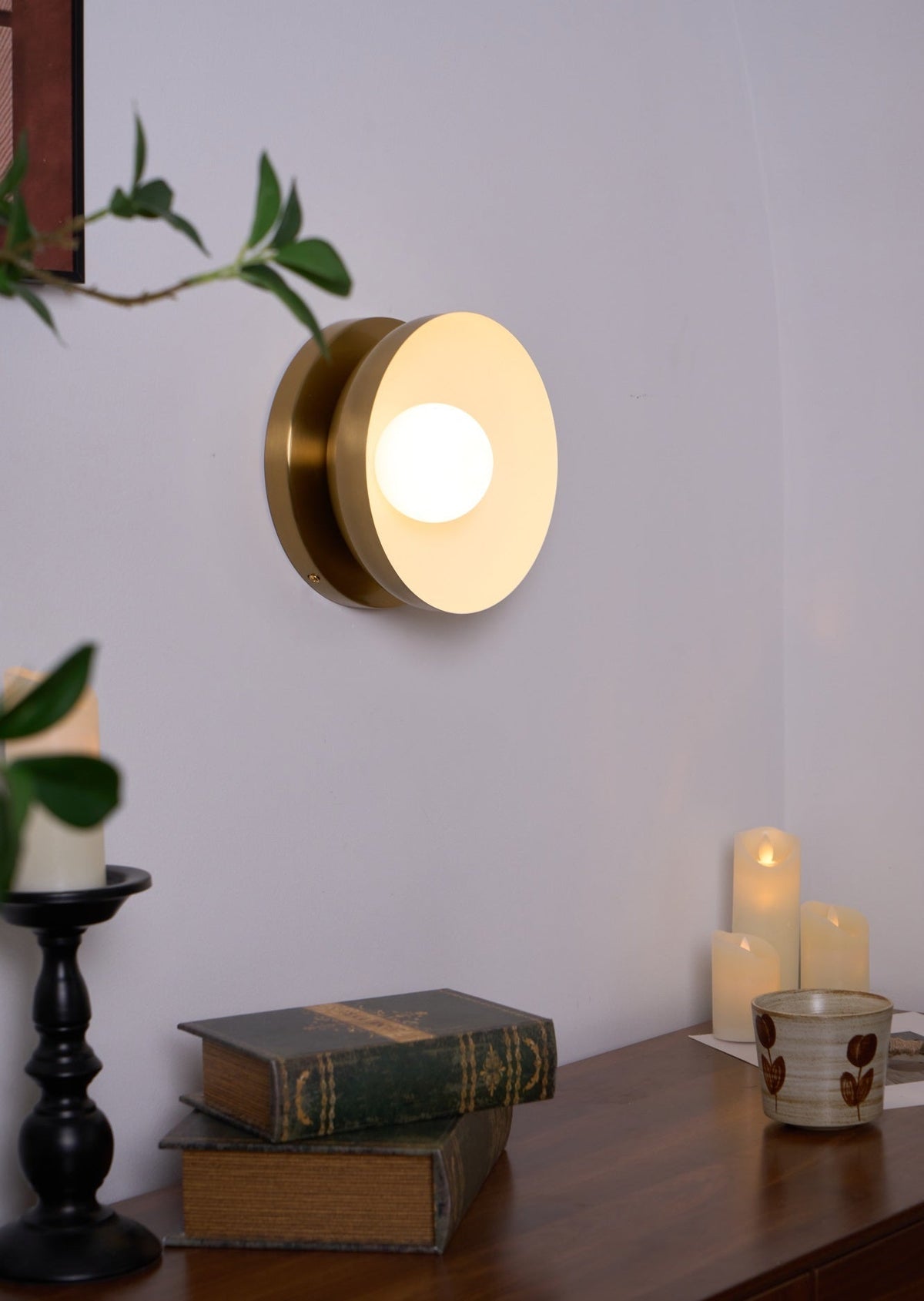 Eirearia aplique de pared moderno minimalista con diseño de eclipse solar en latón y vidrio