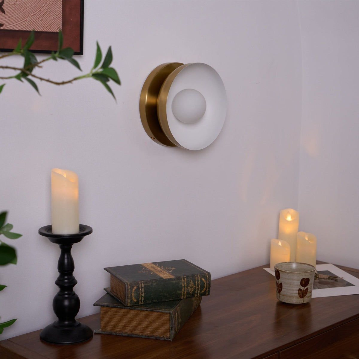 Eirearia aplique de pared moderno minimalista con diseño de eclipse solar en latón y vidrio
