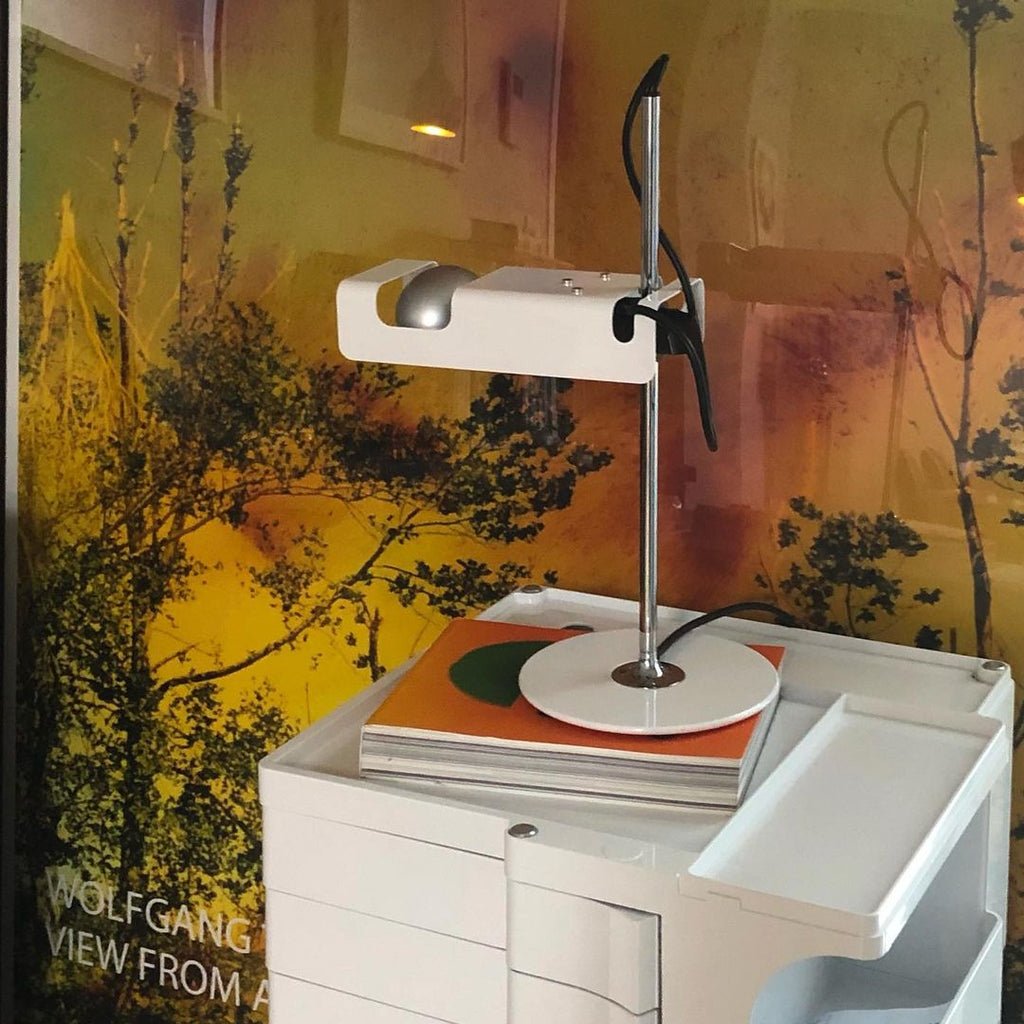 Lumousin lámpara de mesa futurista