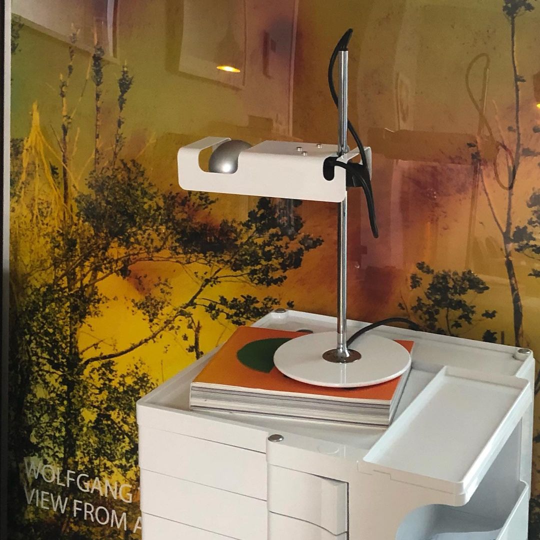 Lumousin lámpara de mesa futurista