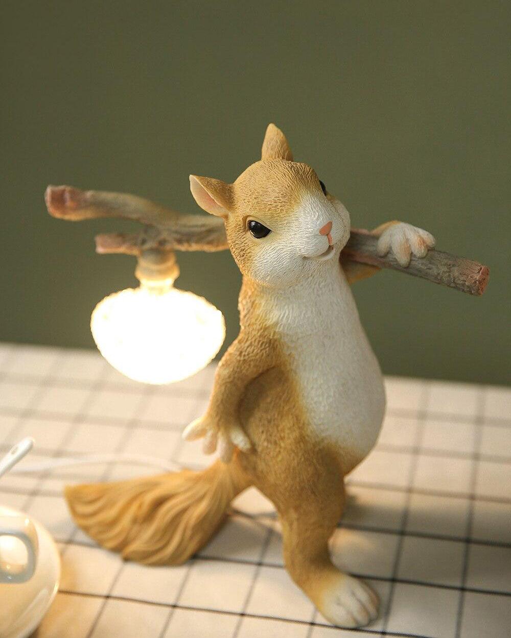 Squirrel lámpara de mesa