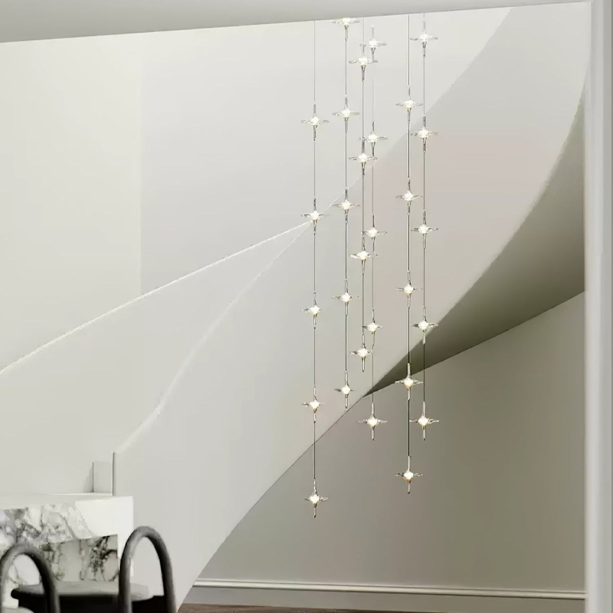 Varcienne lámpara de araña Starfall Escalera
