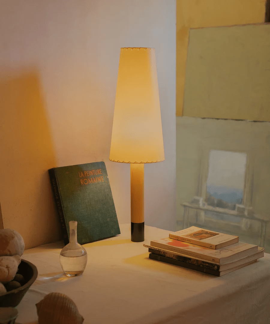 Bravique lámpara de mesa Stitched