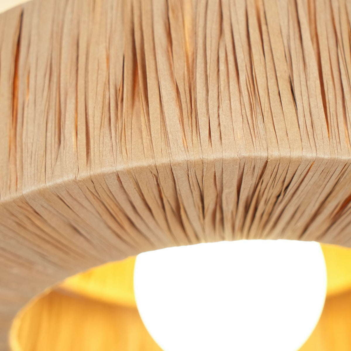 Ilthean lámpara de techo con paja natural artísticamente diseñada