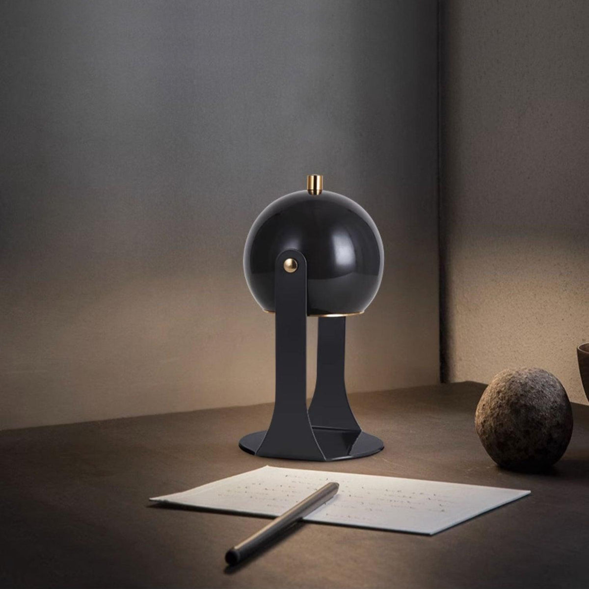 Ulsken lámpara de mesa de acrílico minimalista