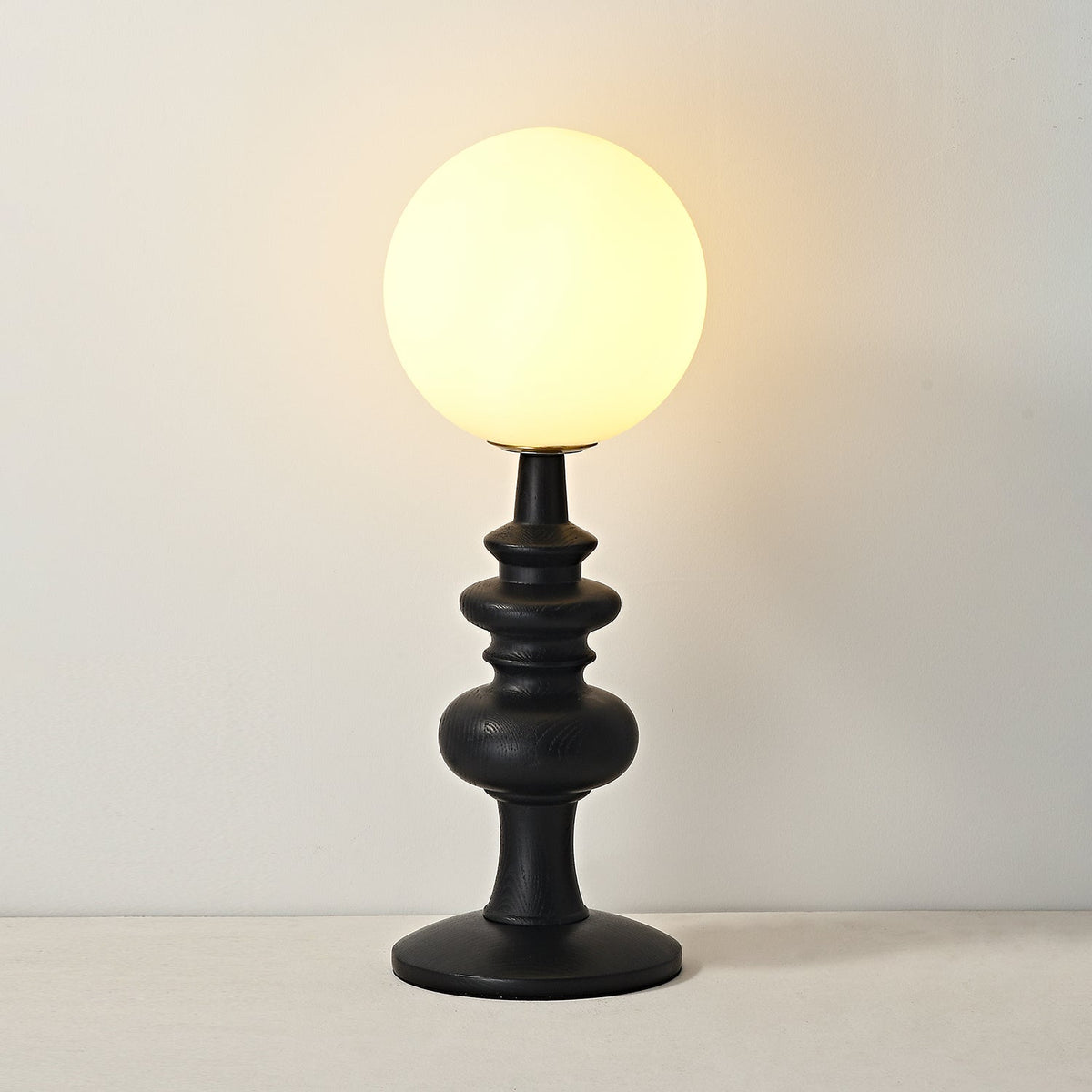 Sveta lámpara de mesa