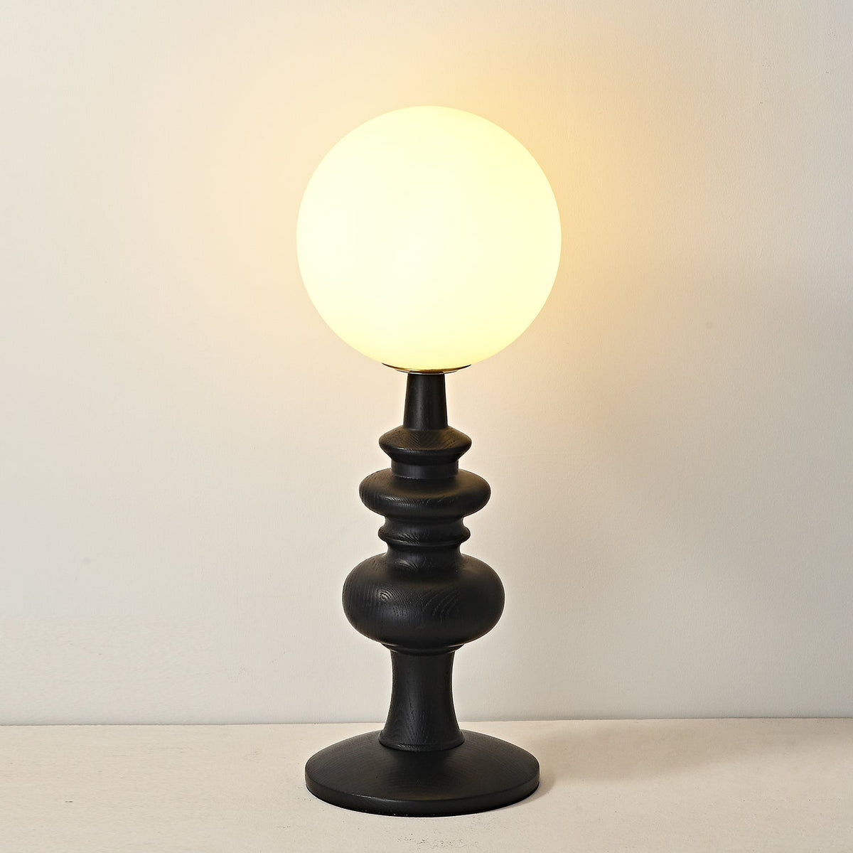 Sveta lámpara de mesa