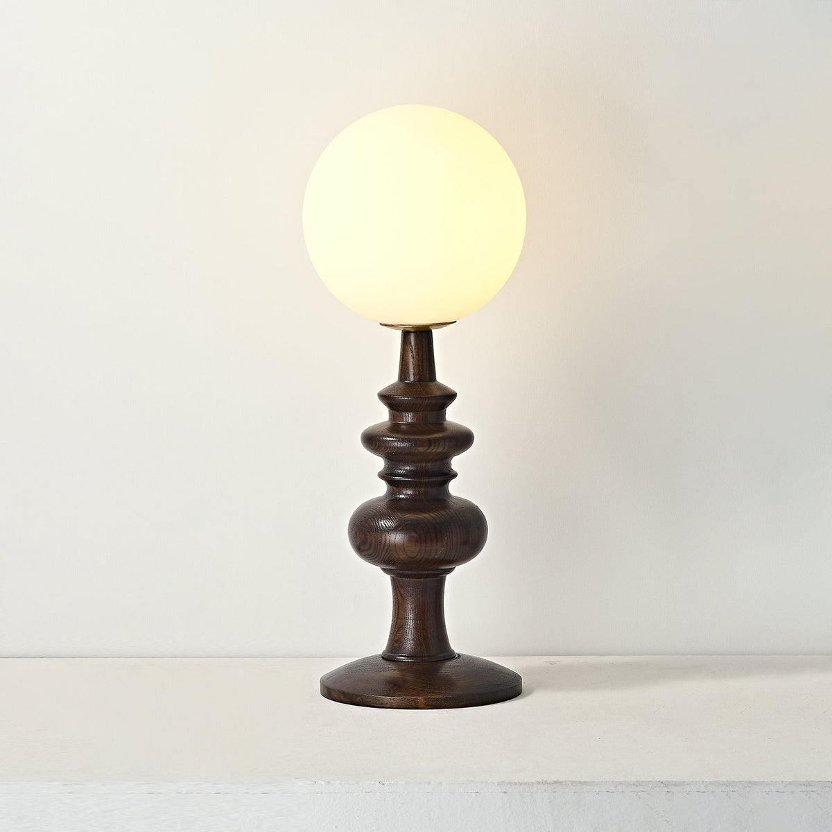 Sveta lámpara de mesa