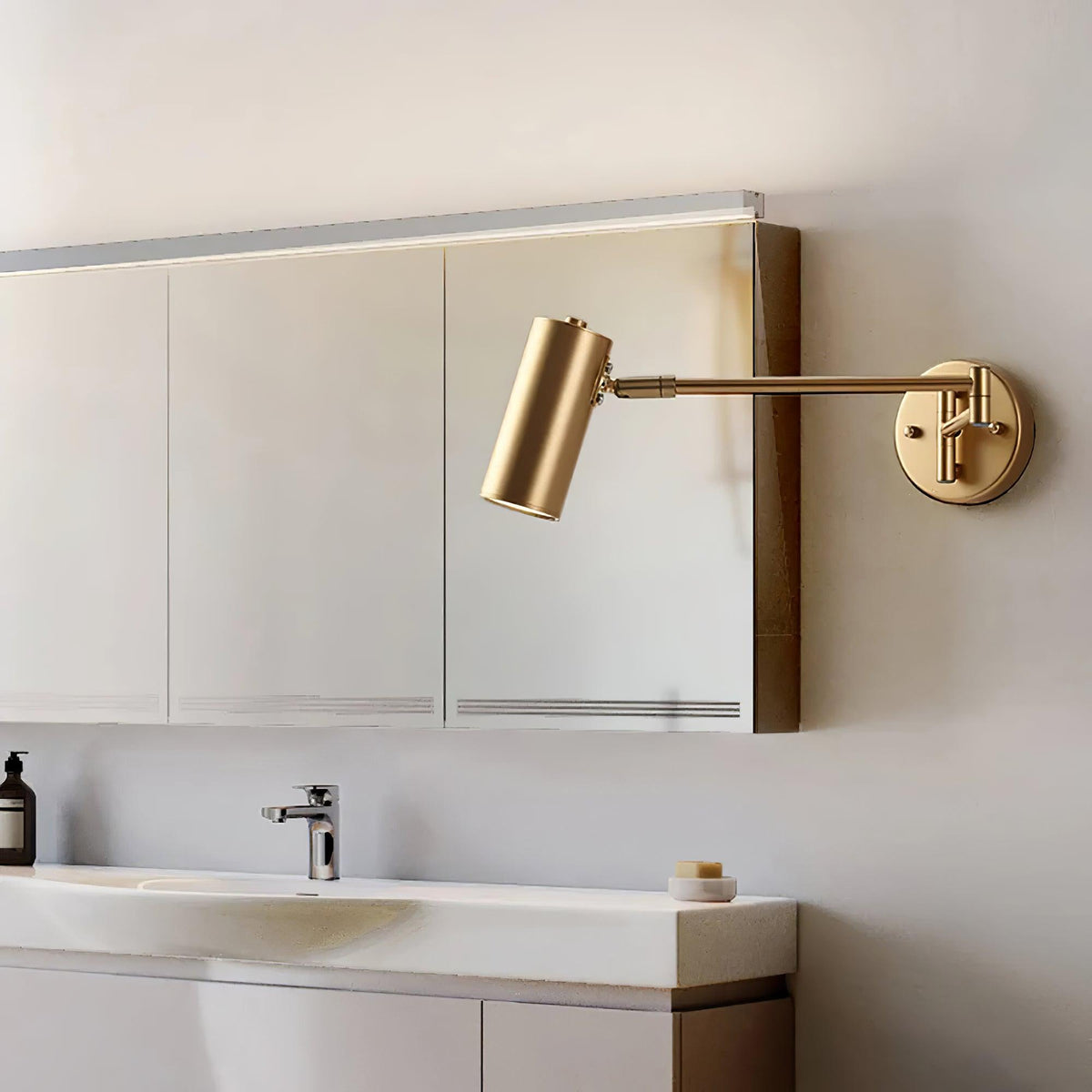 Auraelle aplique de pared con brazo articulado de latón regulable