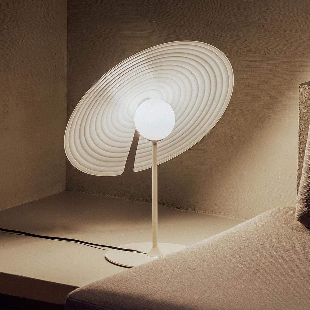 Vortex lámpara de mesa moderna de aluminio
