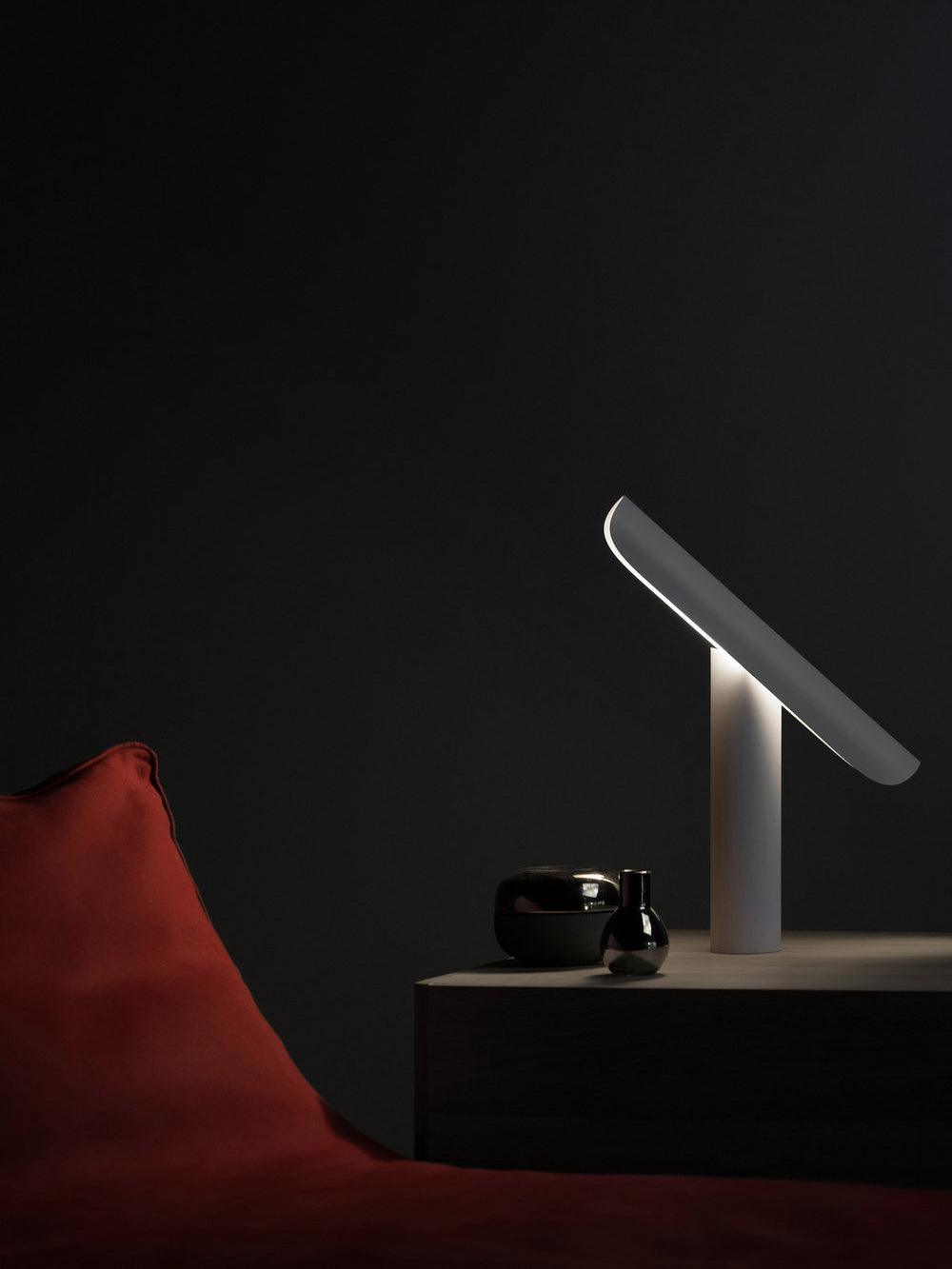 Zenice lámpara de mesa minimalista