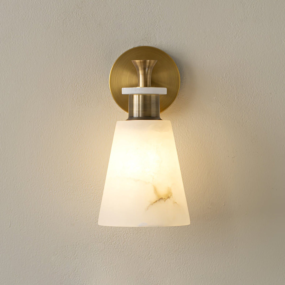 Tapered aplique de pared alabastro