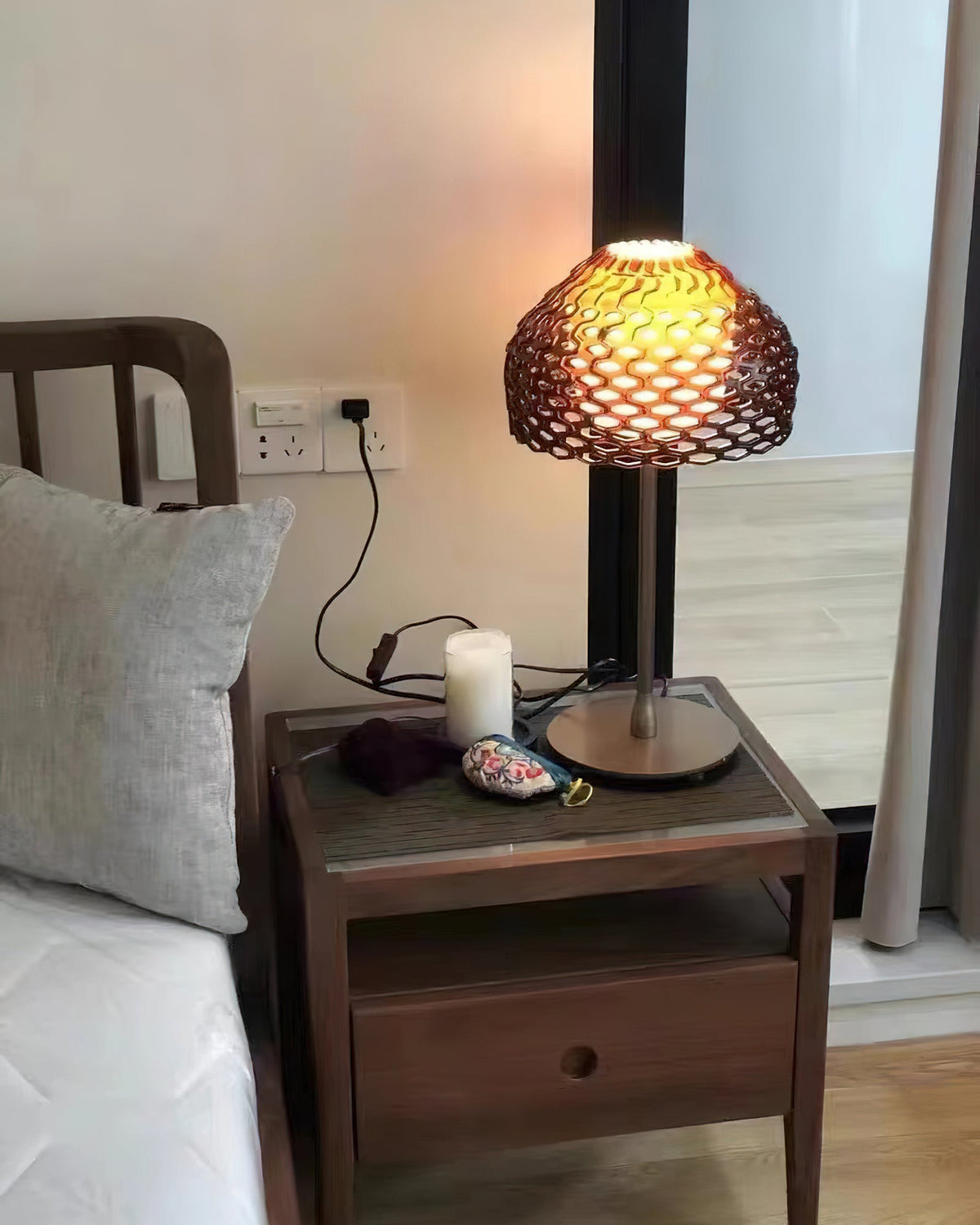 Vintace lámpara de mesa industrial de plástico