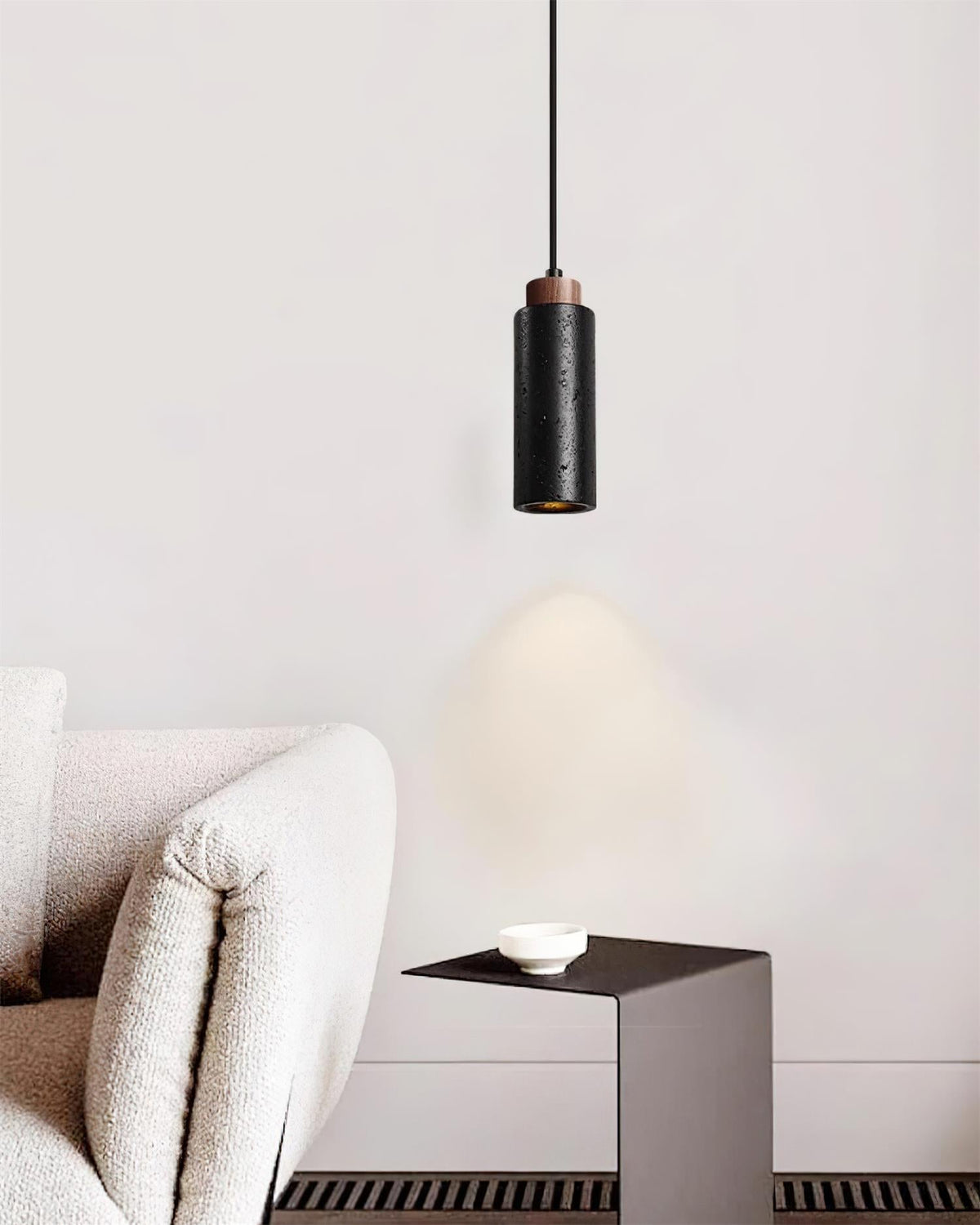 Nerova lámpara colgante minimalista de madera con acabado en travertino