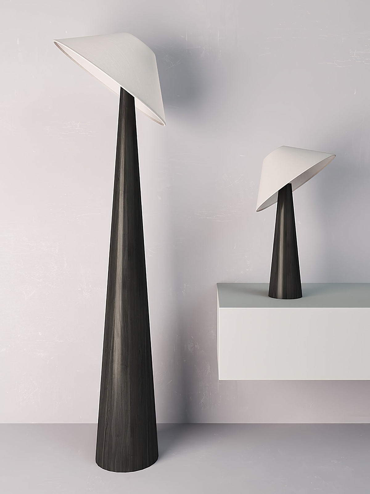 Apex lámpara de pie en madera con base cónica