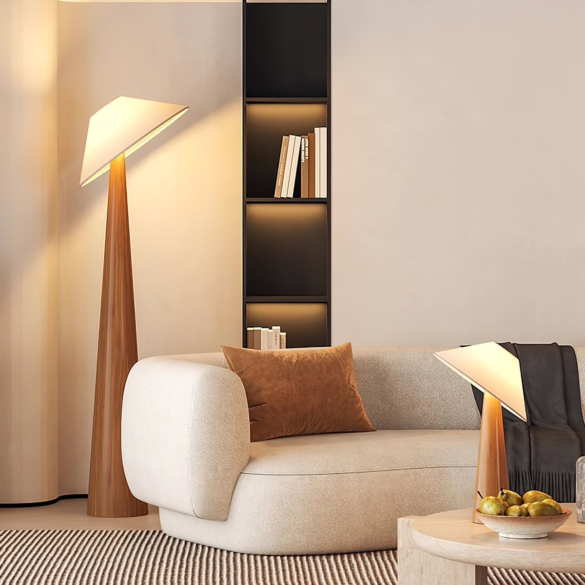 Apex lámpara de pie en madera con base cónica
