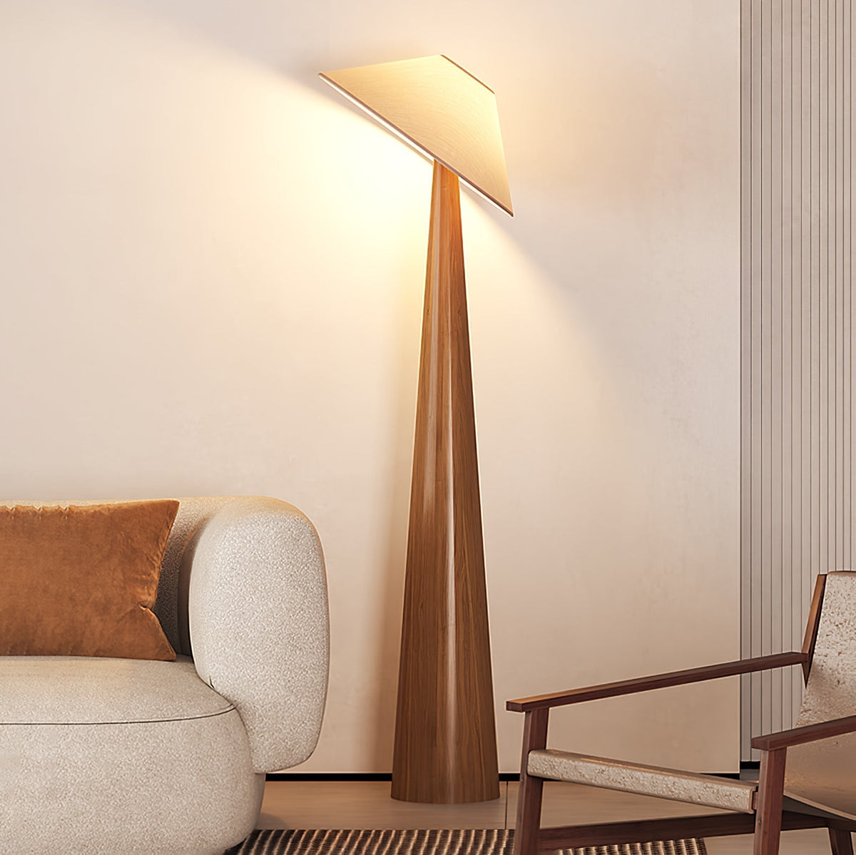 Apex lámpara de pie en madera con base cónica