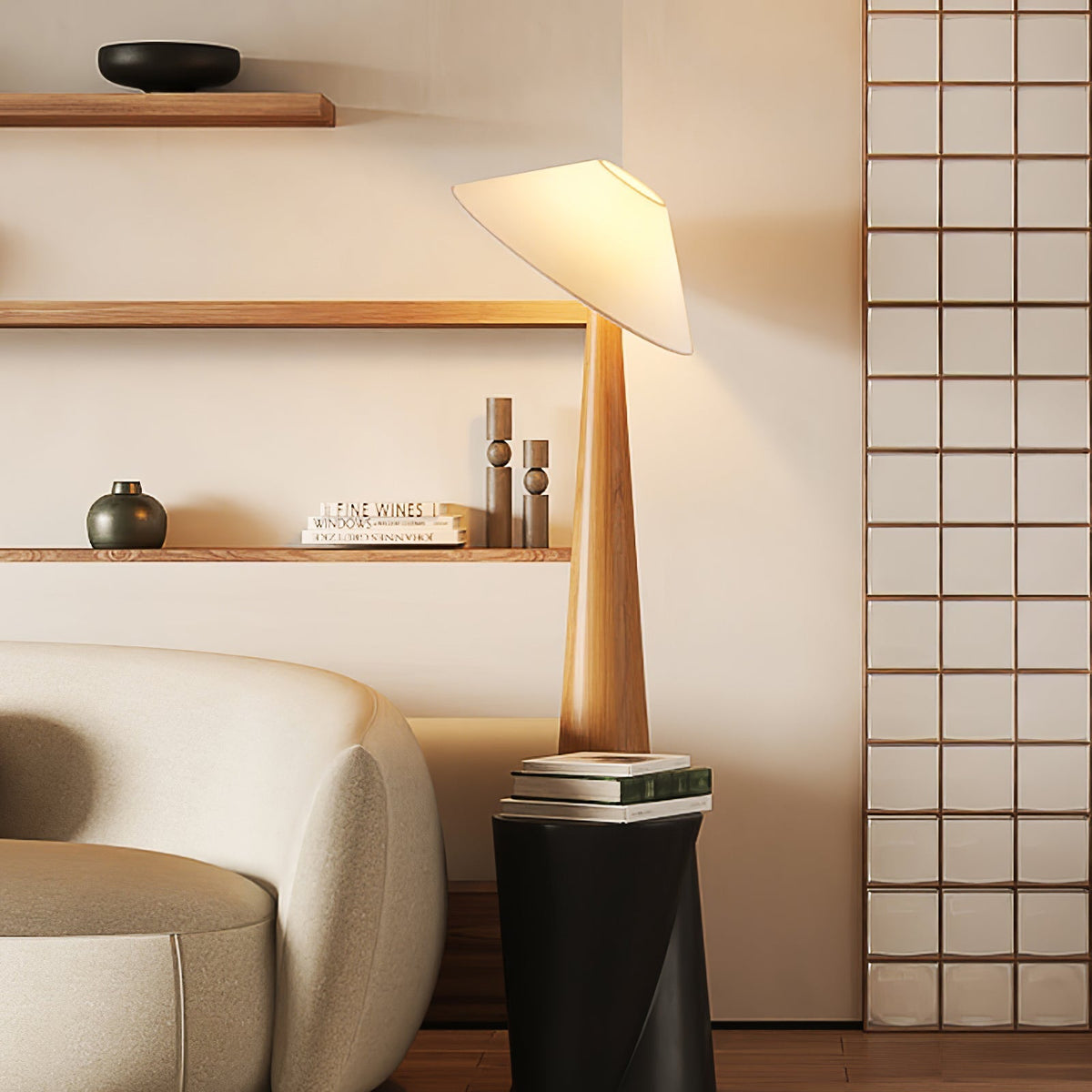 Apex lámpara de pie en madera con base cónica