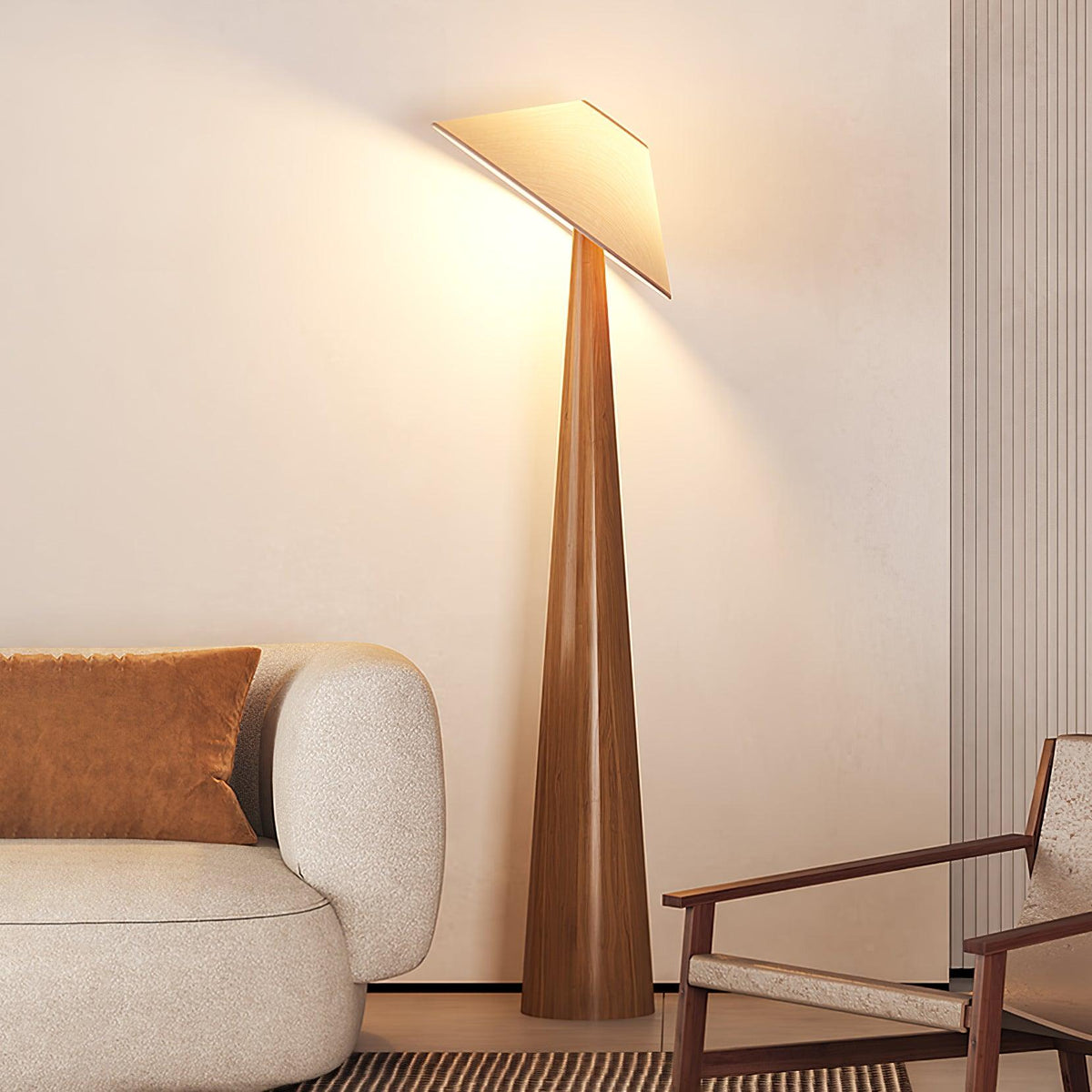 Apex lámpara de pie en madera con base cónica