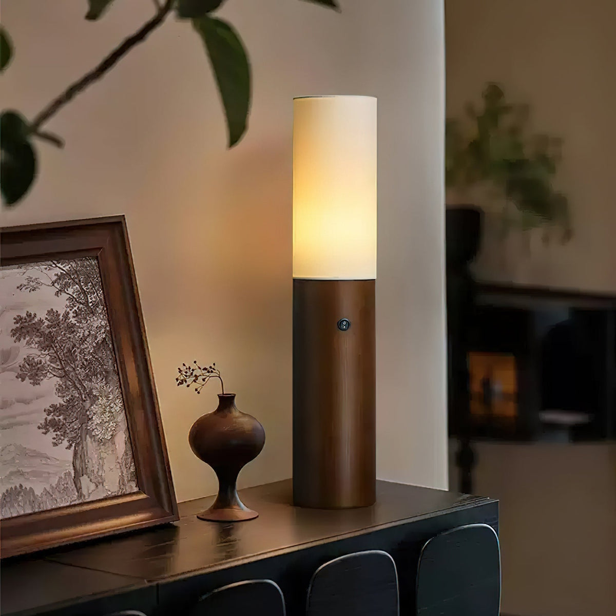 Viraalia lámpara de pie con columna de madera