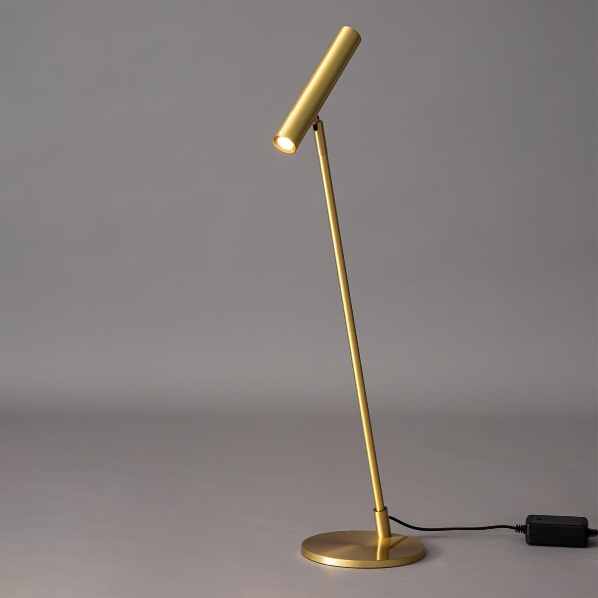 Anor lámpara de mesa minimalista