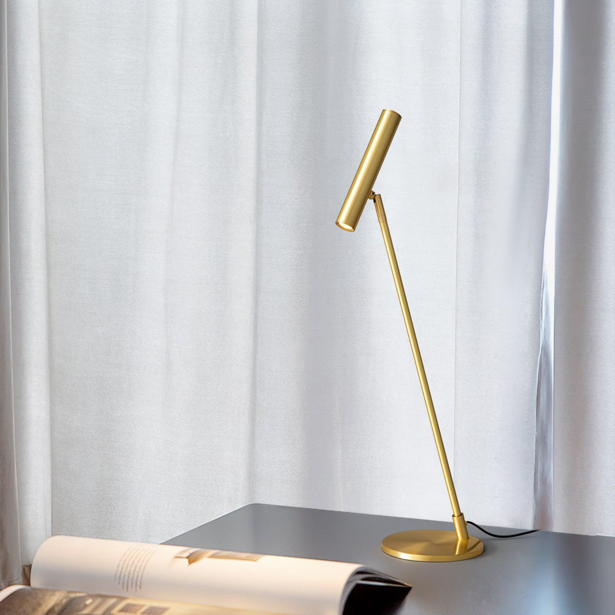 Anor lámpara de mesa minimalista