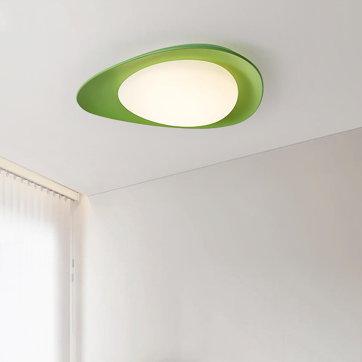 Aria Lámpara de Techo con Forma de Guijarro en Verde y Beige