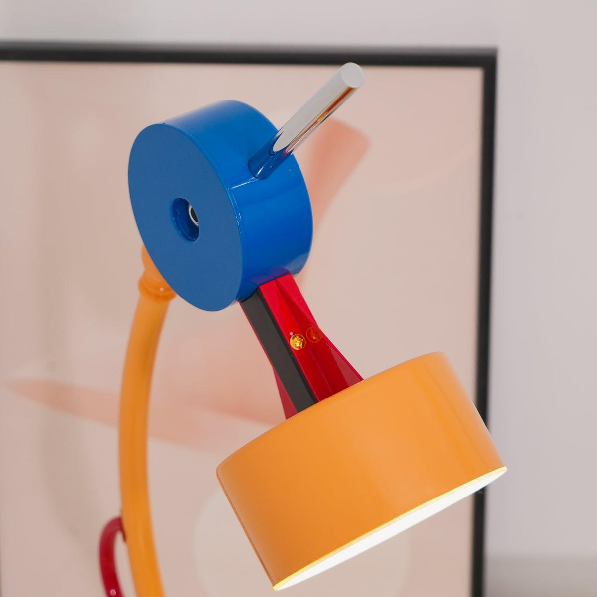 Niraneria lámpara de mesa artística de acrílico